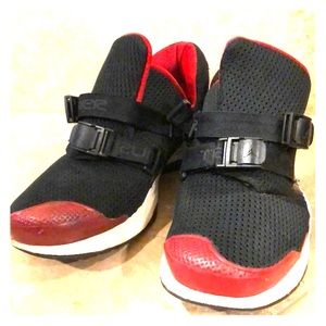 Jordan Trunner Black and Red